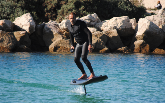 How to learn efoil surfing with the right equipment and training