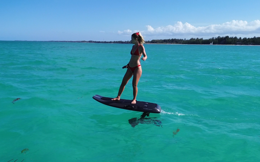 How does an efoilboard differ from a traditional surfboard
